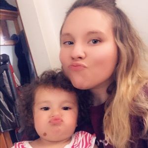 Meet your Posher, Brooke